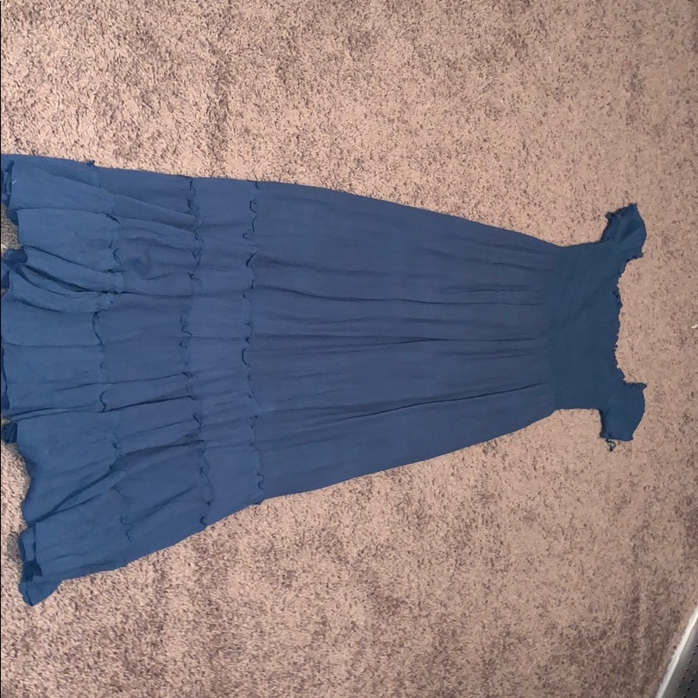 Off the shoulder scrunch country blue maxi dress.